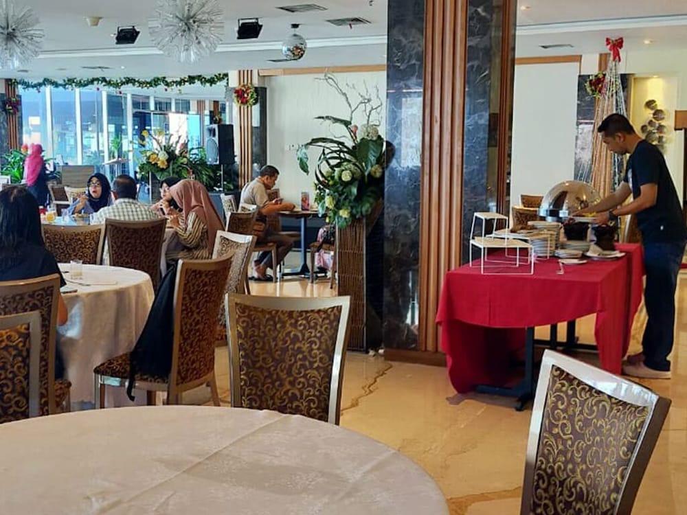 Pasar Baru Square Hotel Бандунг Экстерьер фото