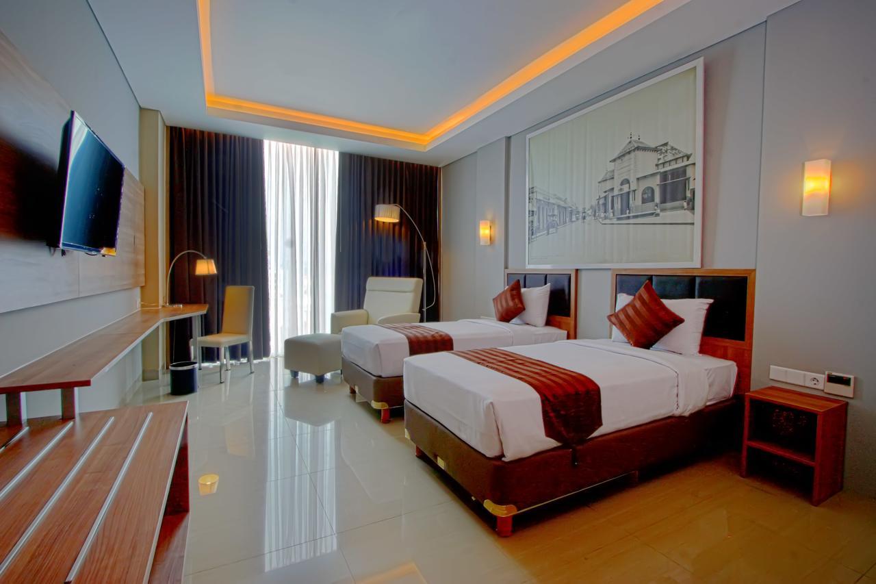 Pasar Baru Square Hotel Бандунг Экстерьер фото