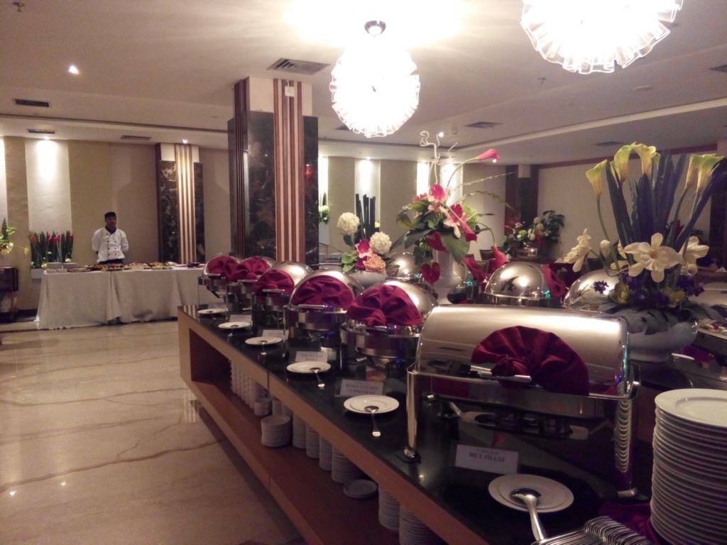 Pasar Baru Square Hotel Бандунг Экстерьер фото
