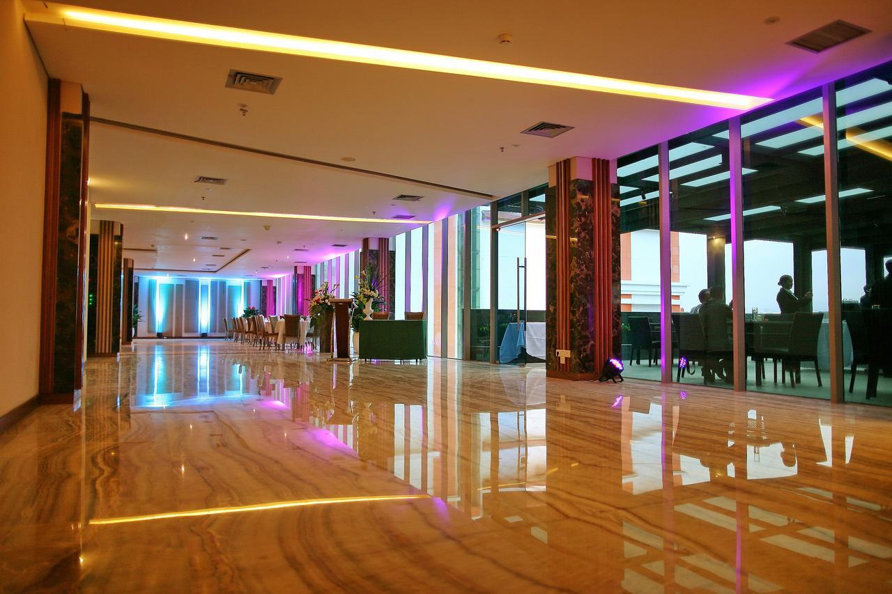 Pasar Baru Square Hotel Бандунг Экстерьер фото