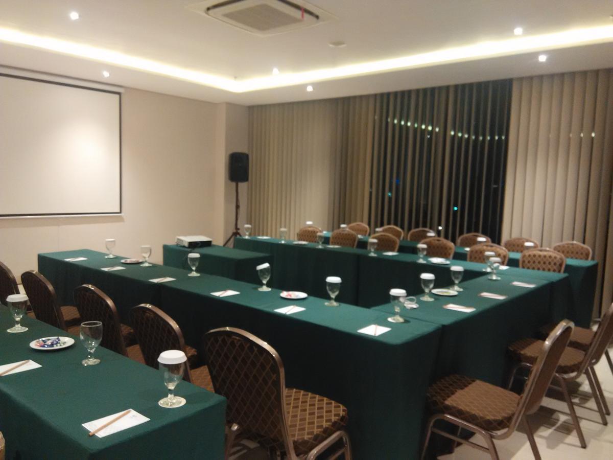Pasar Baru Square Hotel Бандунг Экстерьер фото