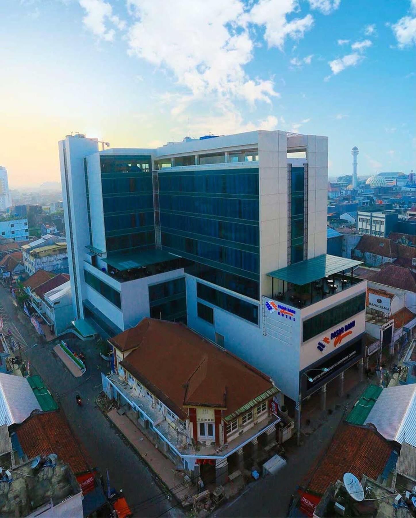 Pasar Baru Square Hotel Бандунг Экстерьер фото