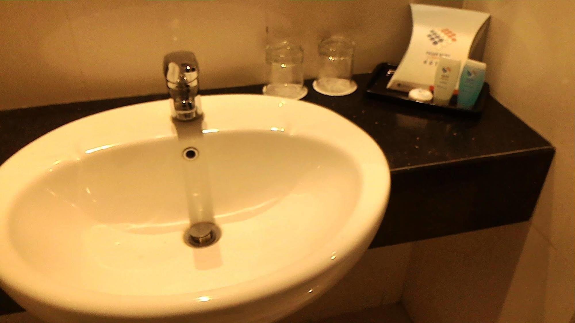 Pasar Baru Square Hotel Бандунг Экстерьер фото